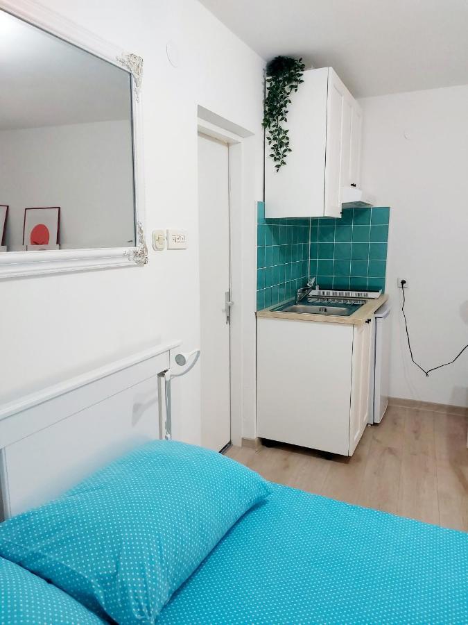 Sha La La - Charming, Unique Studio In A Historic Building Next To A Castle, Wifi, Smart Tv, Washer-Dryer Bakar Buitenkant foto