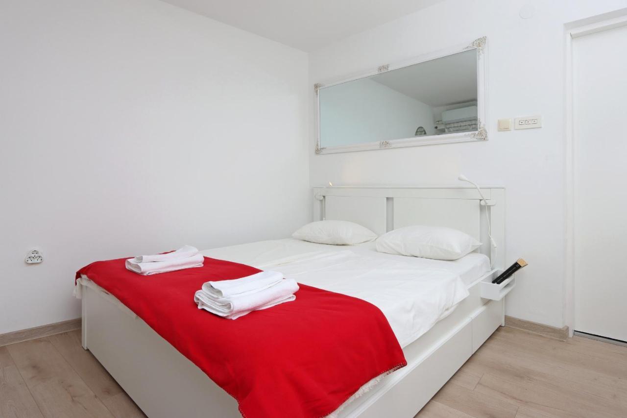 Sha La La - Charming, Unique Studio In A Historic Building Next To A Castle, Wifi, Smart Tv, Washer-Dryer Bakar Buitenkant foto