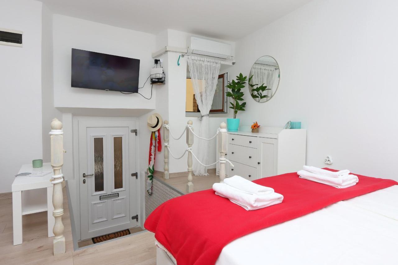 Sha La La - Charming, Unique Studio In A Historic Building Next To A Castle, Wifi, Smart Tv, Washer-Dryer Bakar Buitenkant foto