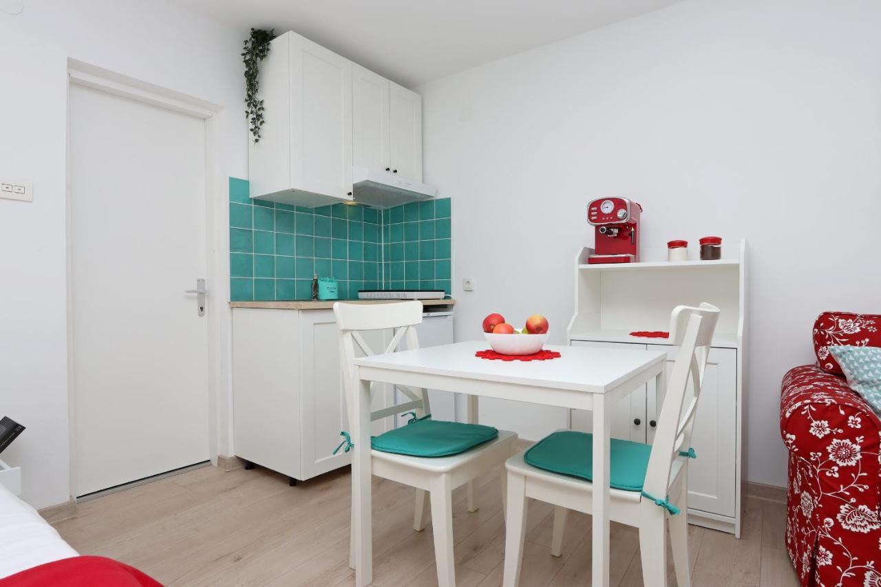 Sha La La - Charming, Unique Studio In A Historic Building Next To A Castle, Wifi, Smart Tv, Washer-Dryer Bakar Buitenkant foto