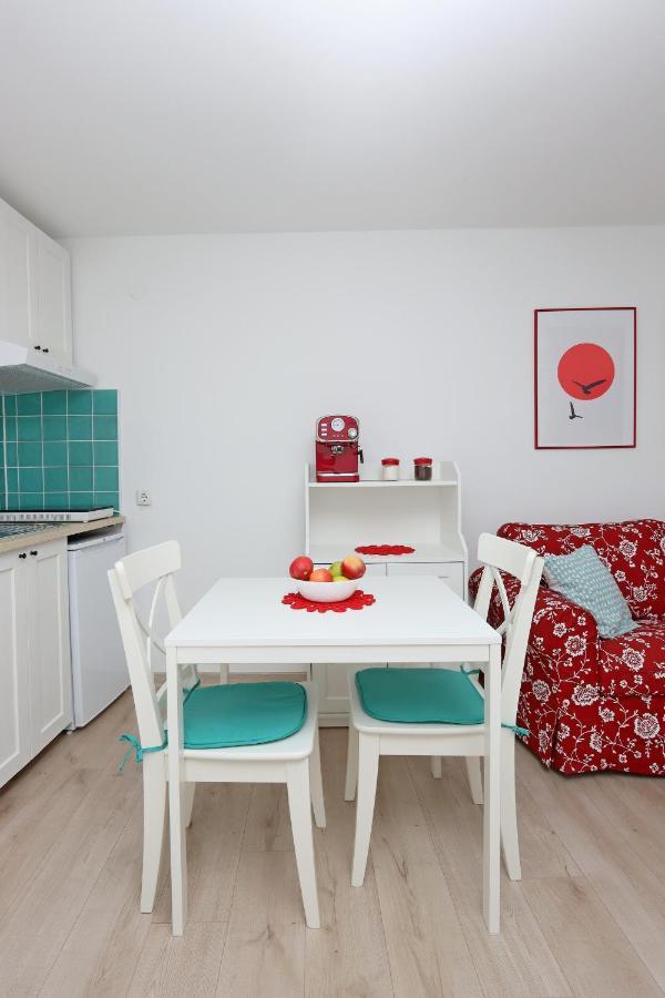 Sha La La - Charming, Unique Studio In A Historic Building Next To A Castle, Wifi, Smart Tv, Washer-Dryer Bakar Buitenkant foto