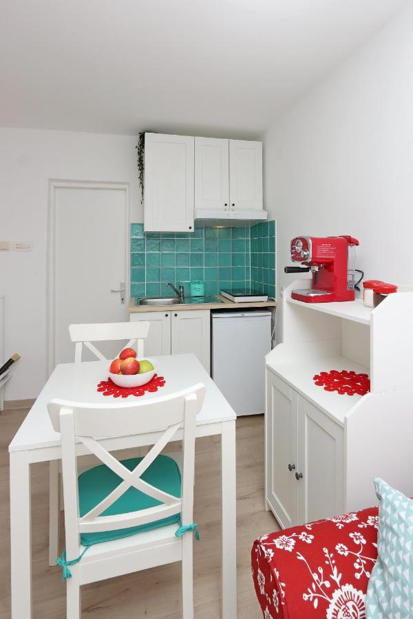 Sha La La - Charming, Unique Studio In A Historic Building Next To A Castle, Wifi, Smart Tv, Washer-Dryer Bakar Buitenkant foto